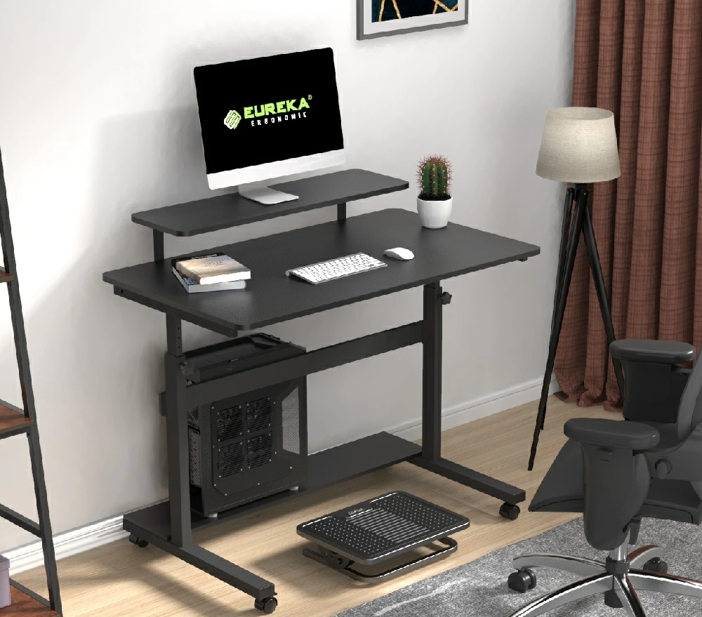 Компьютерный стол с подставкой для ног