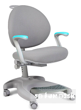 Детское кресло FunDesk Cielo с чехлом, подлокотниками и подставкой для ног